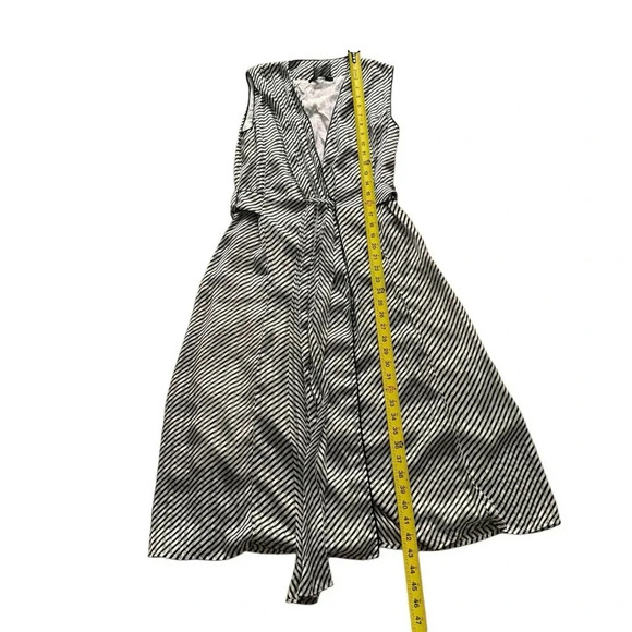 Deborah Lyons Ashley Midi Striped Dress v-neck Sleeveless Black White 6 RTR - Picture 6 of 15